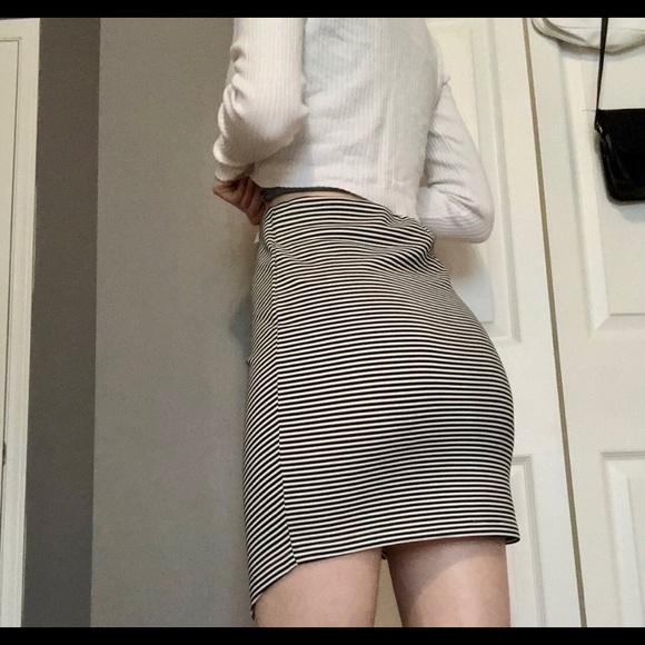 Ardene Striped Pencil Skirt - Picture 2 of 4